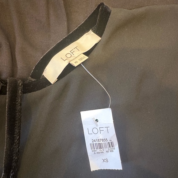 LOFT Women’s Black Short Sleeve Velvet Tie Back Blouse Top Size XS - Picture 6 of 6